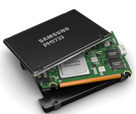 Samsung PM1733 7.68TB 2.5" 7,68 TB PCI Express 4.0 V-NAND NVMe